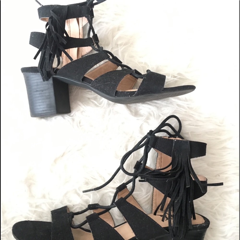 Black open toe shoes